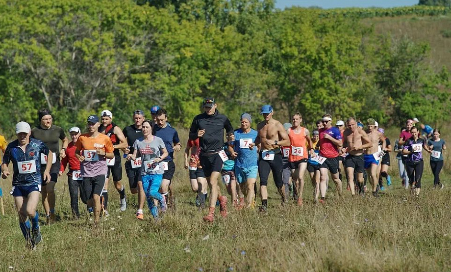 В субботу броды, кручи и овраги штурмуют дети, в воскресенье – взрослые: «Жилино-Трейл» становится приключением на бегу