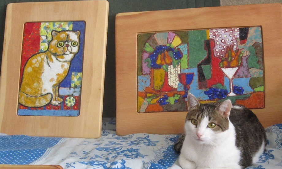 Осень жжет горячей эмалью: российские мастера демонстрируют живопись стеклом по металлу на выставке в краевой столице