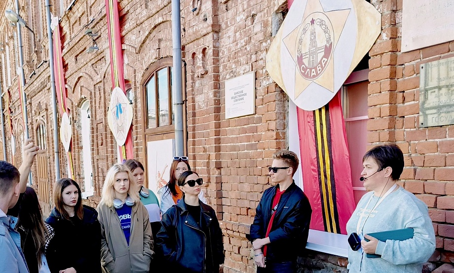 «Проводник смыслов» из Бийска готовит бесплатную экскурсию к Дню защитника Отечества. Новые экскурсии Победы ждет конкурс