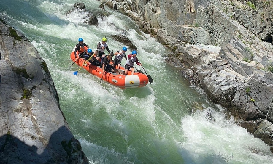В гонках на реке Кумир экипажи Алтайского края лидировали на катамаранах, рафтах и в командной гонке, а сольно – на каяке