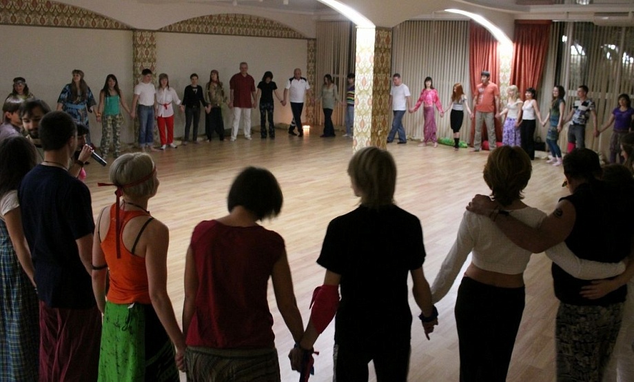 Гармонь и дрифтующие авто, танцы и трагикомедия, ярмарки и народные игры: уикенд-гид по Барнаулу на 25-26 мая