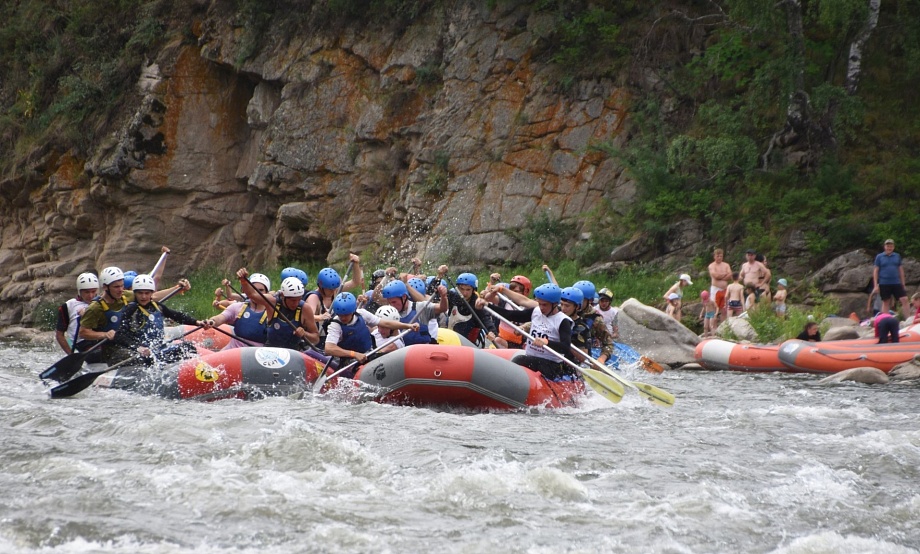 Соревнования на реке Песчаной, скалах и велодистанциях в ущелье Щеки открыты для азартных любителей путешествий