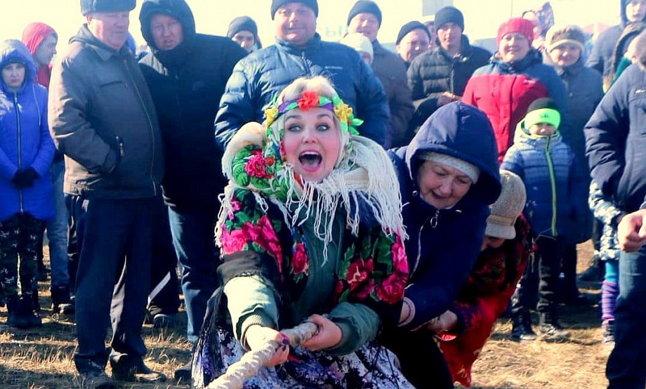 Большой разгуляй на большом озере: угощаться, летать, рыбалить и гонять на снегоходах приглашает «ЛедОк»