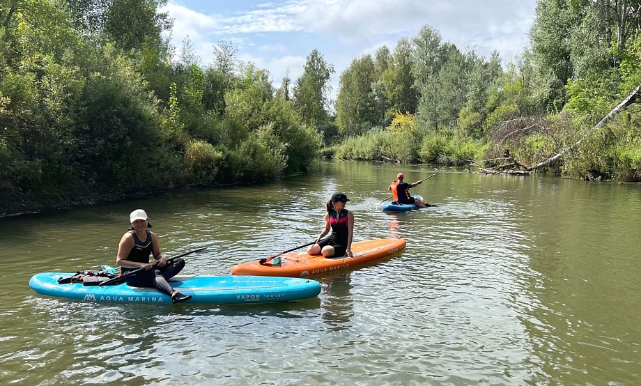 Забронировать сап-тур по лесной реке и другие интересные путешествия по Алтаю можно прямо на сайте визиталтай.рф