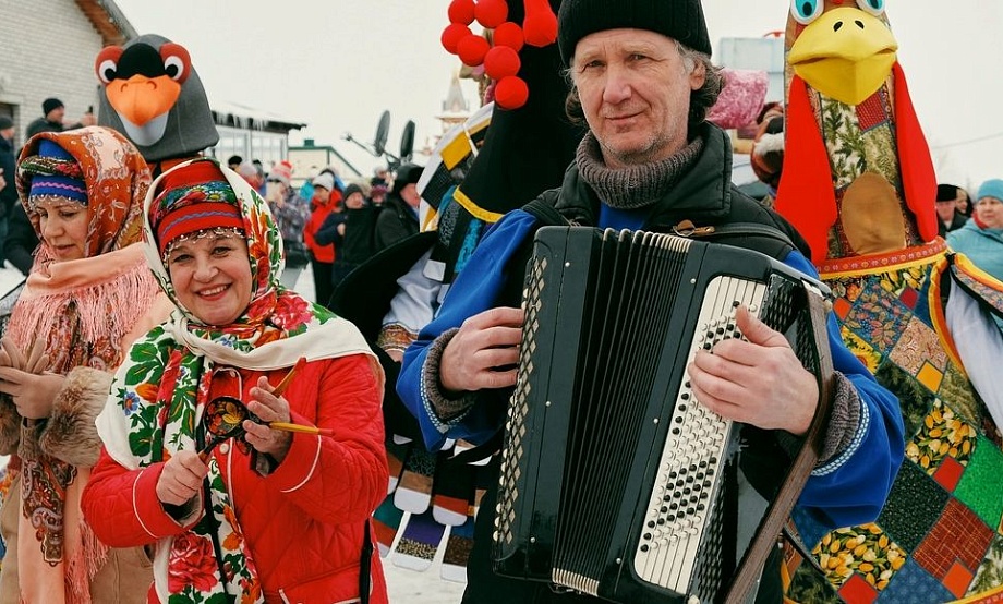 Любители песенного фольклора и музыки на традиционных инструментах впервые выйдут на Народную сцену Сибирской масленицы