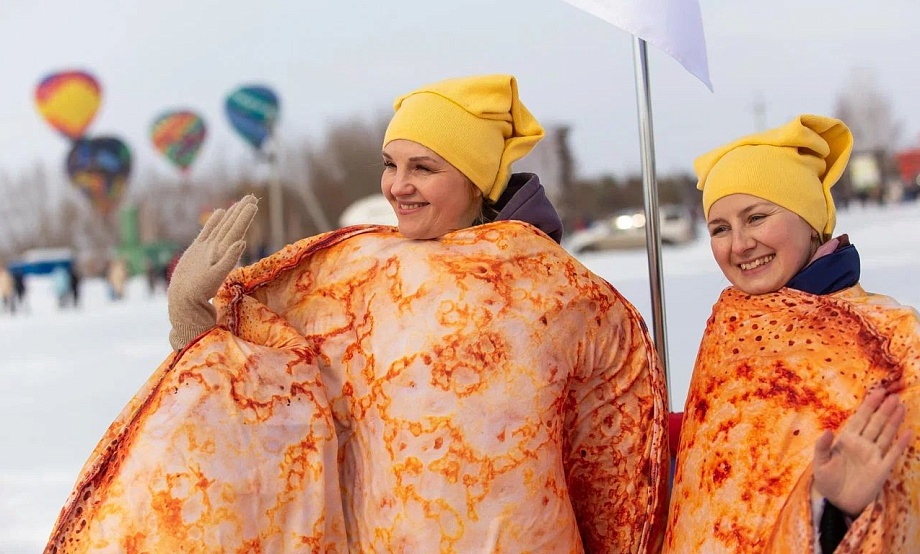 Гостей Сибирской Масленицы поднимут в небо аэростаты второго фестиваля воздухоплавания «Алтайская фиеста»