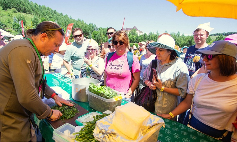 Ах, как накормят, развлекут и удивят на «пихтовом» гастрофестивале в «Алтайском Холмогорье»! Билеты уже в продаже