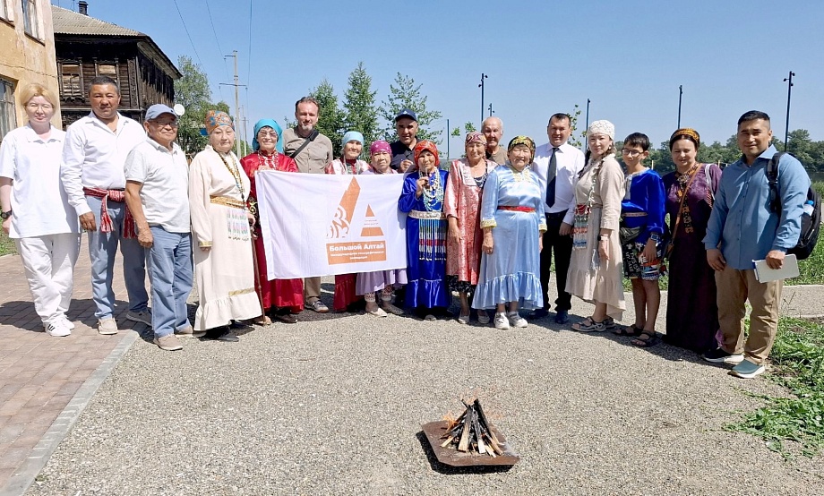 Первую остановку этнографическая экспедиция центра «Большой Алтай» сделала в общине бийских кумандинцев