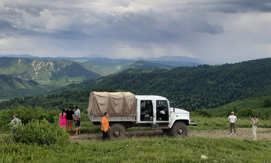 «Больше пещер, больше трекинга и немного адреналина»: в Алтайском крае завершился инфотур для федеральных туроператоров