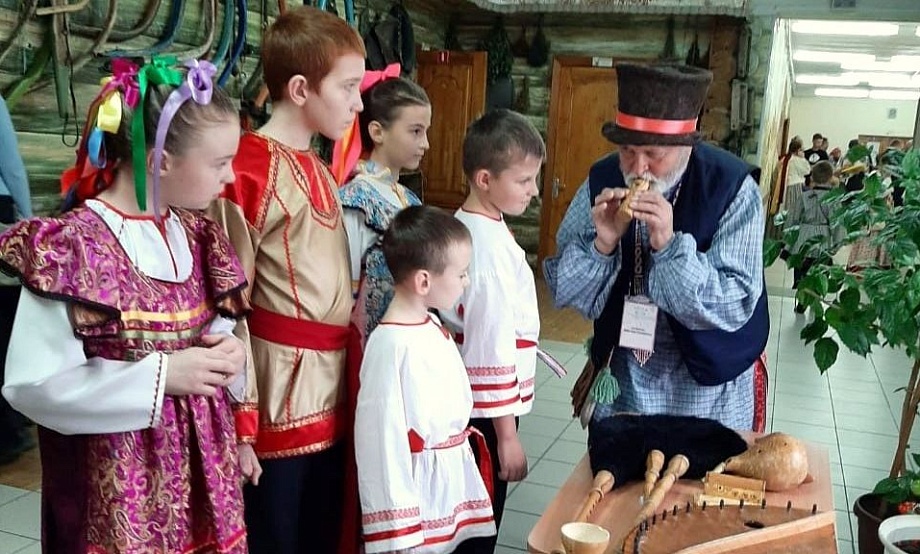 Под тысячу человек из шести регионов Сибири участвуют в юбилейном этнофоруме «Сибирские беседы»