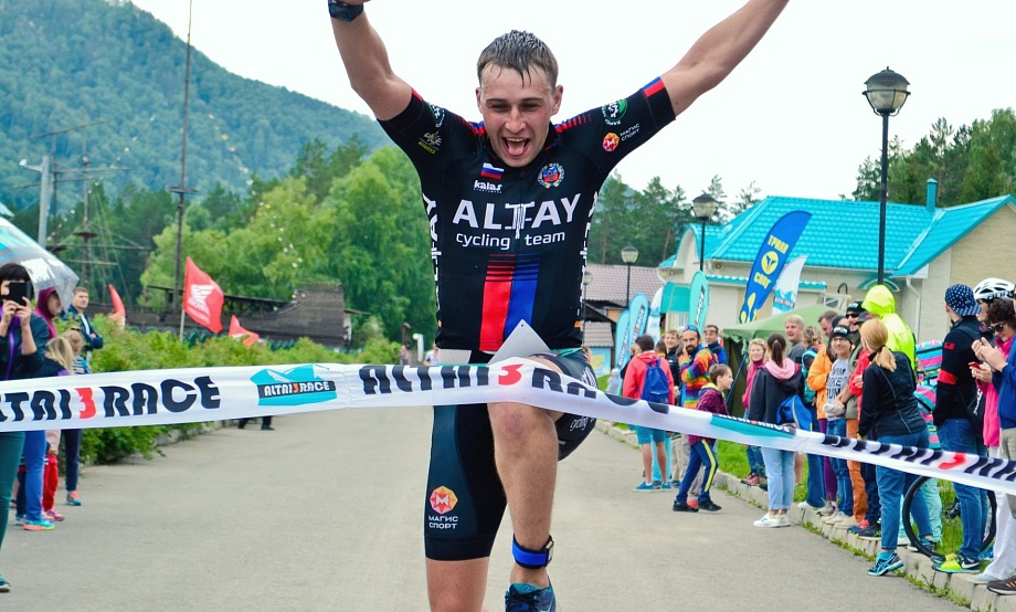 Во время Сибирского фестиваля триатлона озеро и дороги «Бирюзовой Катуни» используются в особом режиме