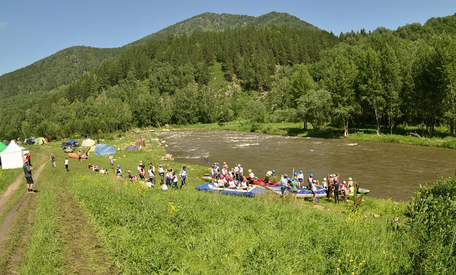 Пожить в урочище у горной реки и посоревноваться в туристских дисциплинах предлагает фестиваль «Песчаная»