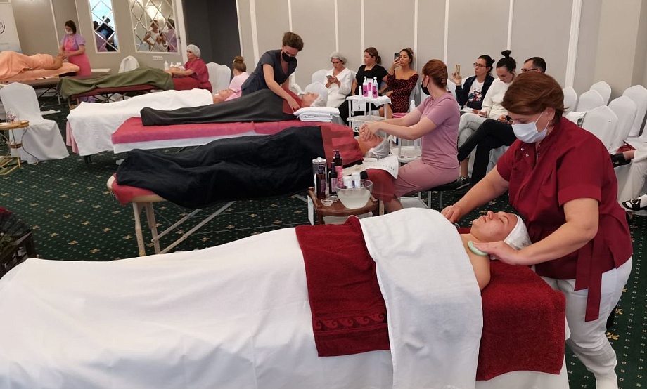 Три вида программы, девять призовых кубков: названы победители  VIII Чемпионата СФО по массажу