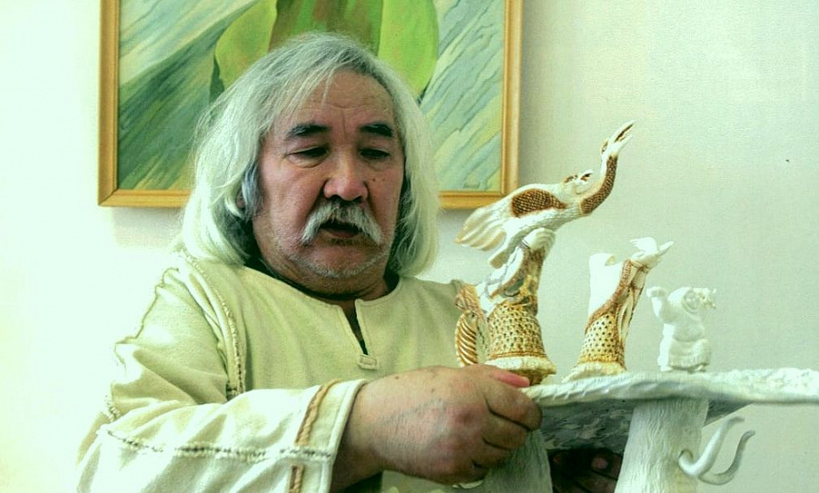 Выставку резных скульптур из кости откроют в Барнауле накануне старта фестиваля резчиков по дереву на «Бирюзовой Катуни»