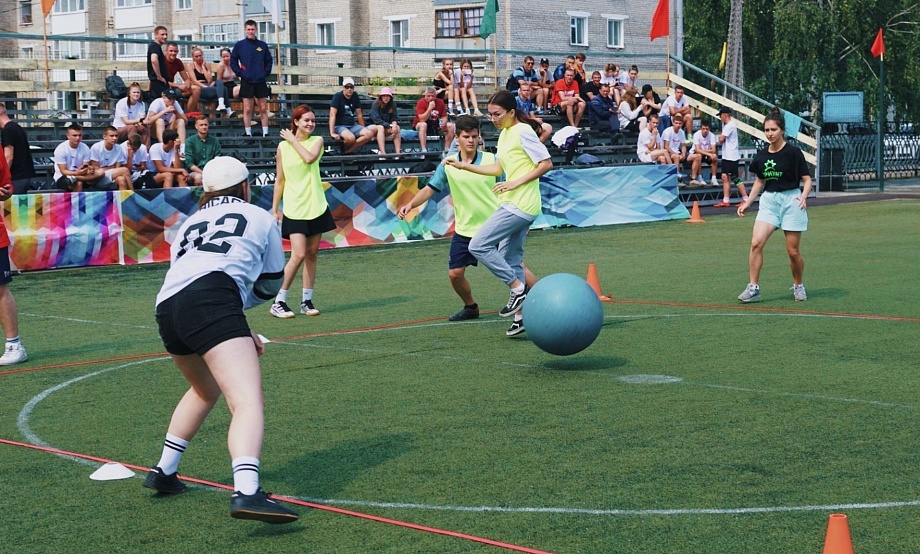 Пирожковые бои и сырные игры, фестиваль цветов, забавы Сусанина и мотогонка по горам: зрелища и угощения на выходных