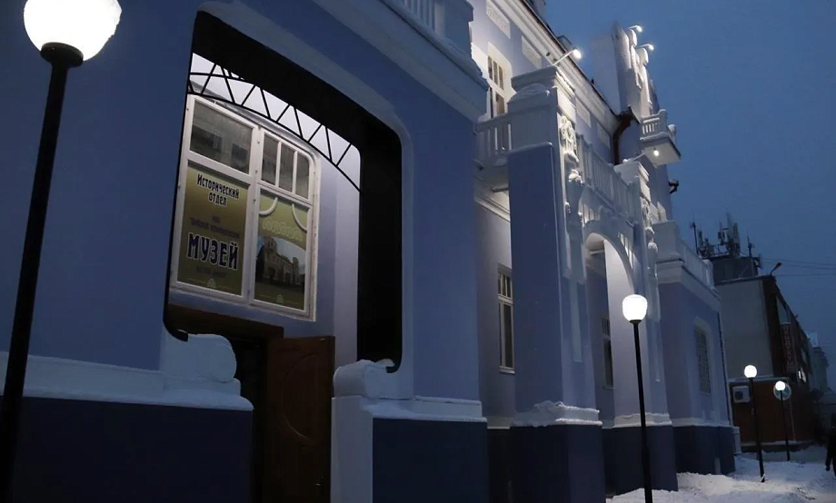 Жителей и гостей Бийска приглашают на вечерние экскурсии по Ассановскому особняку