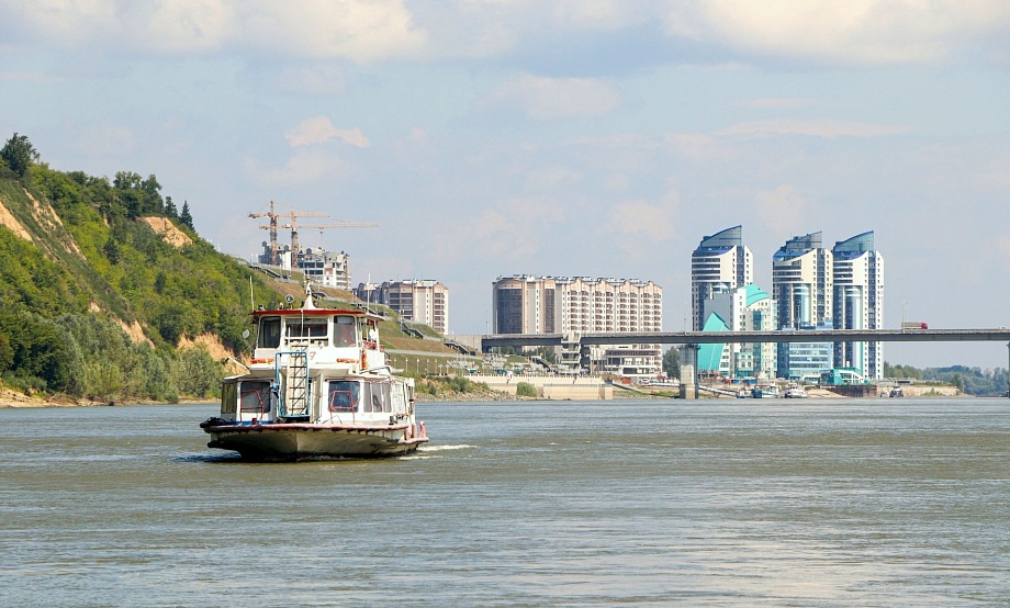 Две в июле, одна в августе: открыта продажа билетов на субботние экскурсии по Оби с краеведческим музеем