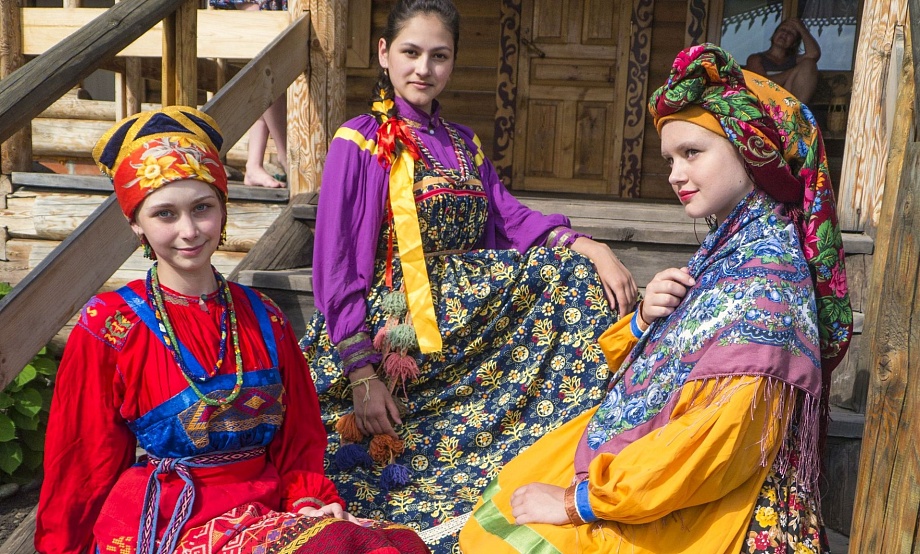 Победители всероссийского творческого конкурса «Алтайские плетенки» выиграют семейные выходные на усадьбе «Сокол»