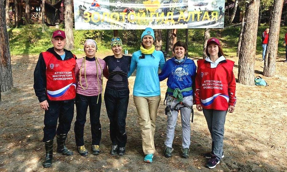 На юбилейном слете инструкторов-проводников аттестовали пять профи и выбрали двух Золотых гидов Алтая